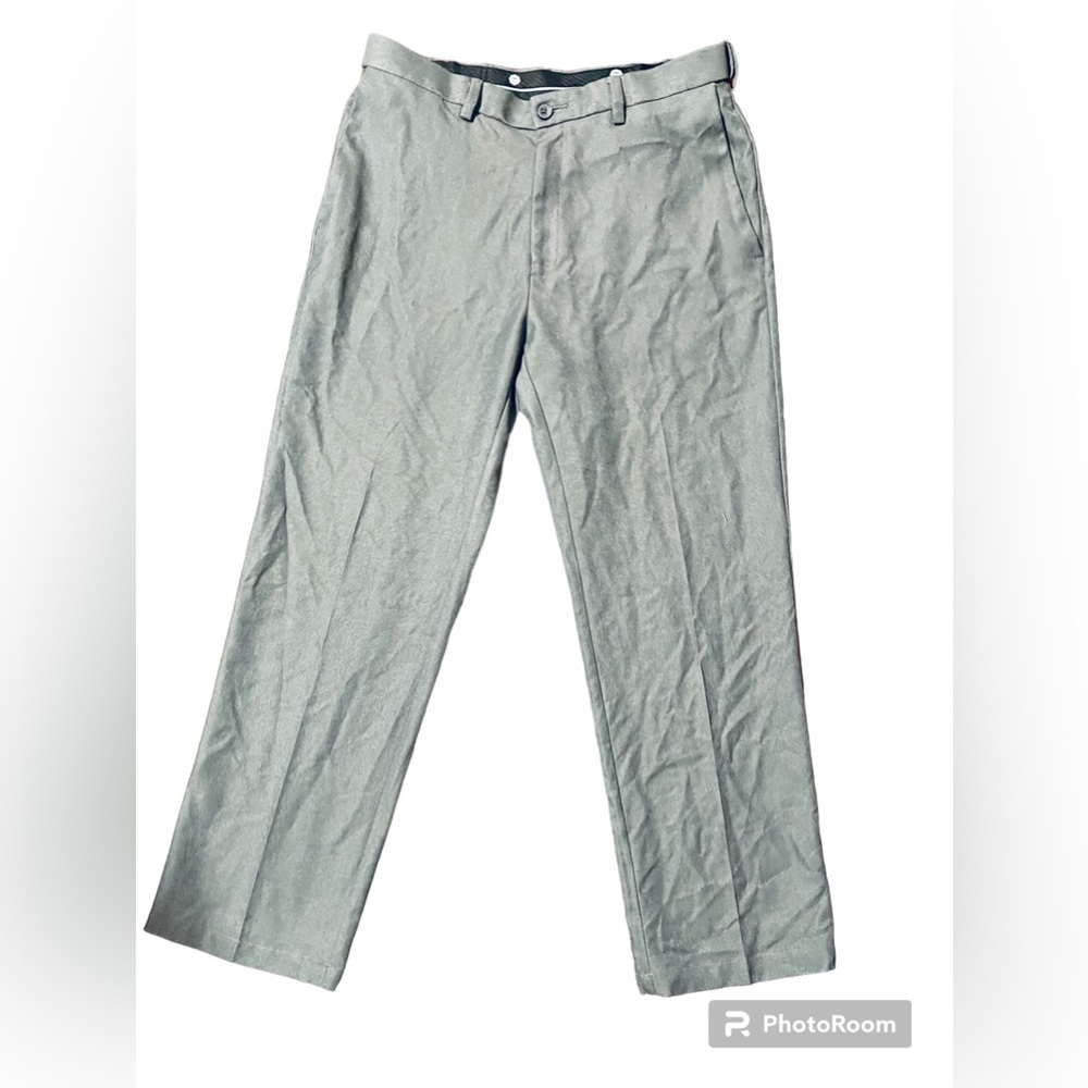 Haggar Men's Dress Pant Dark Grey 34x30. Straight Leg, Regular Fit.